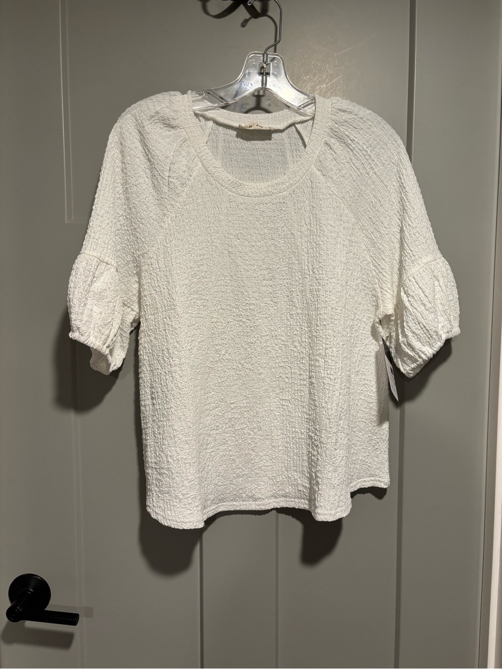 Women’s Cream Textured Puff-Sleeve Top